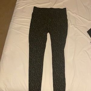 Black leopard leggings